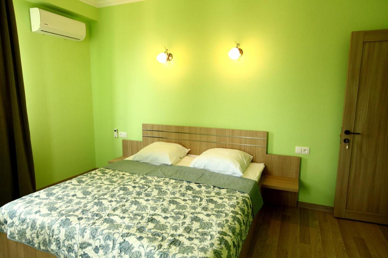 Irakli'S Rooms Tbilisi Exterior photo